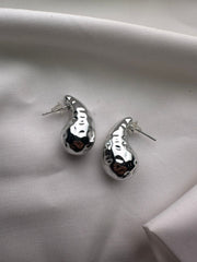 Luna Flux – Sculptural Silver Stud Earrings