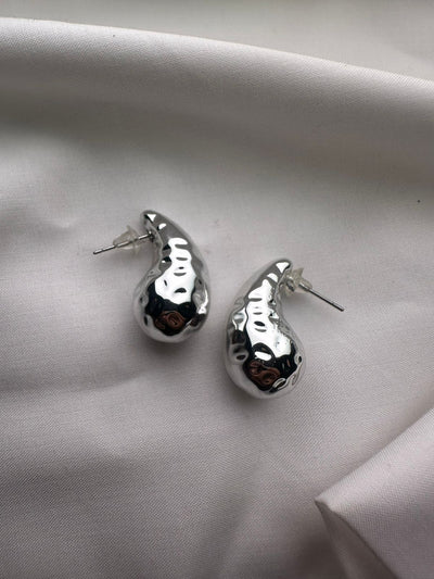 Luna Flux – Sculptural Silver Stud Earrings
