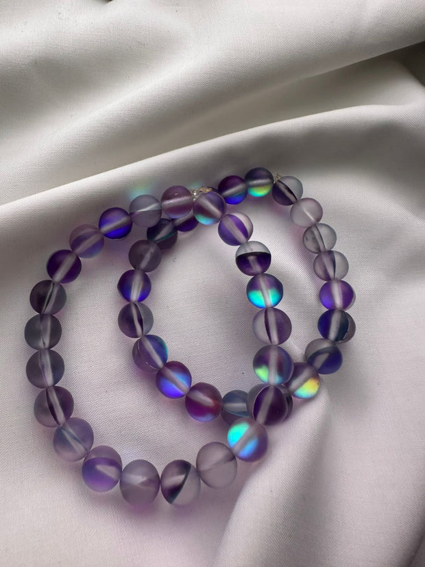 Aurora Glow – Iridescent Amethyst Bead Bracelet